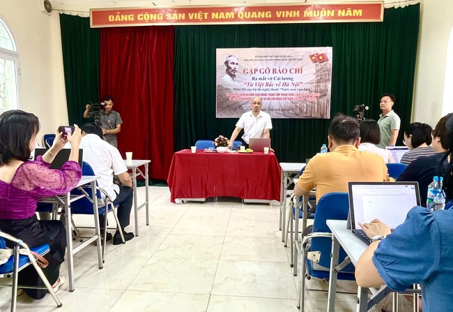 "Từ Việt Bắc về Hà Nội": Câu chuyện Cách mạng qua ngôn ngữ nghệ thuật cải lương - Ảnh 1.