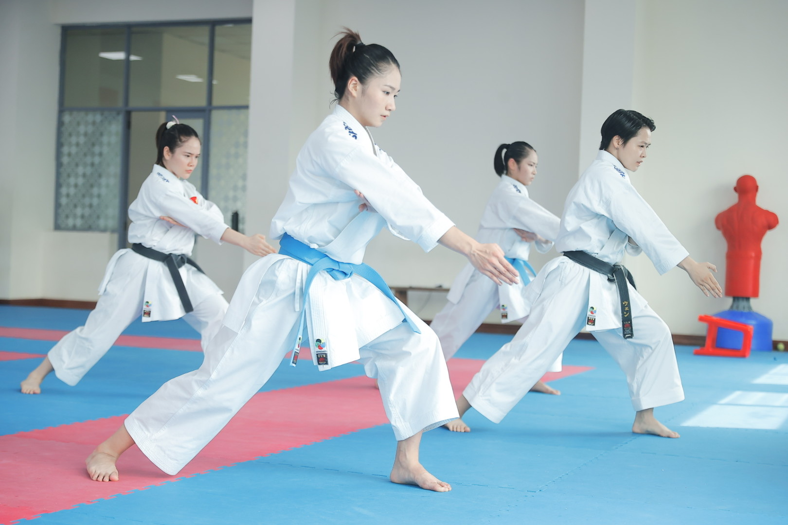 Đội tuyển kata nữ Việt Nam tự tin bảo vệ HCV SEA Games 33 - Ảnh 1.