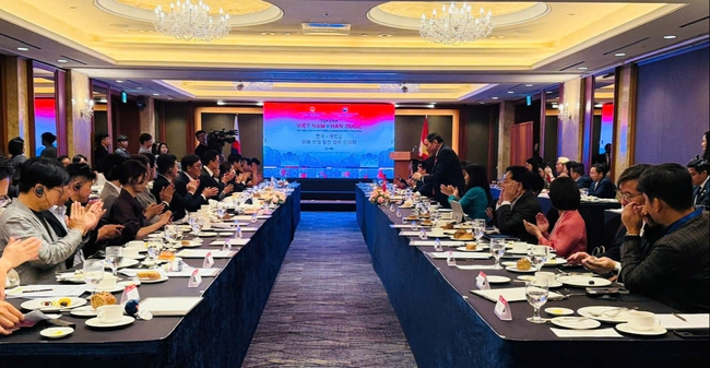 Anh Trai Vượt Ngàn Chông Gai, Gia đình Haha… xuất hiện tại Tọa đàm cấp cao Việt – Hàn: Ngành công nghiệp văn hóa Việt Nam "mang giấc mơ bay xa" - Ảnh 2.