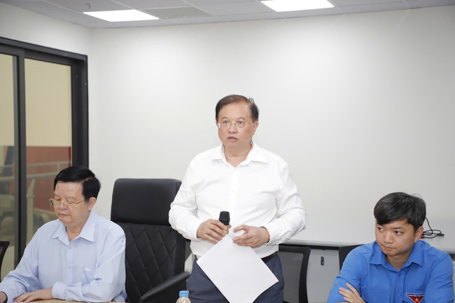 Triển lãm thành tựu Đất nước nhân dịp kỷ niệm 80 năm Ngày Quốc khánh: Thi công liên tục cả ngày lẫn đêm, vướng mắc ở đâu, tháo gỡ ở đó - Ảnh 2.