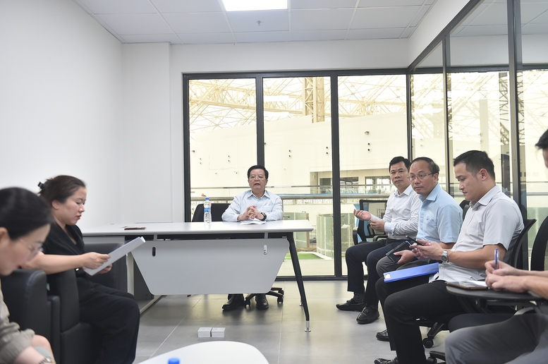 Phó Thủ tướng: Tập trung nhân lực, tăng tốc thi công gian hàng Triển lãm thành tựu Đất nước dịp 80 năm Quốc khánh - Ảnh 1.