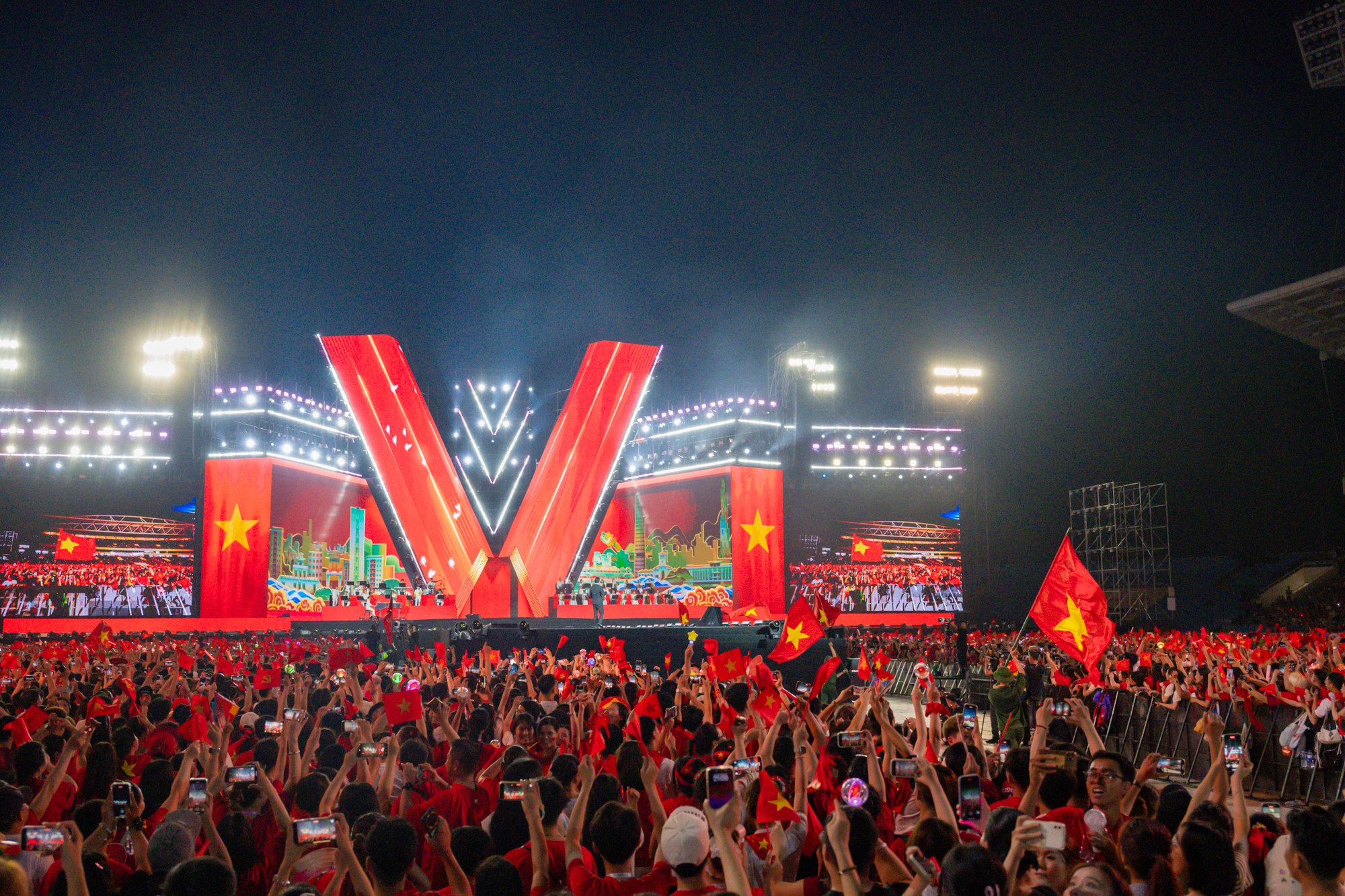 Sức hút từ các concert quốc gia: Khi âm nhạc kết nối tình yêu đất nước - Ảnh 1.