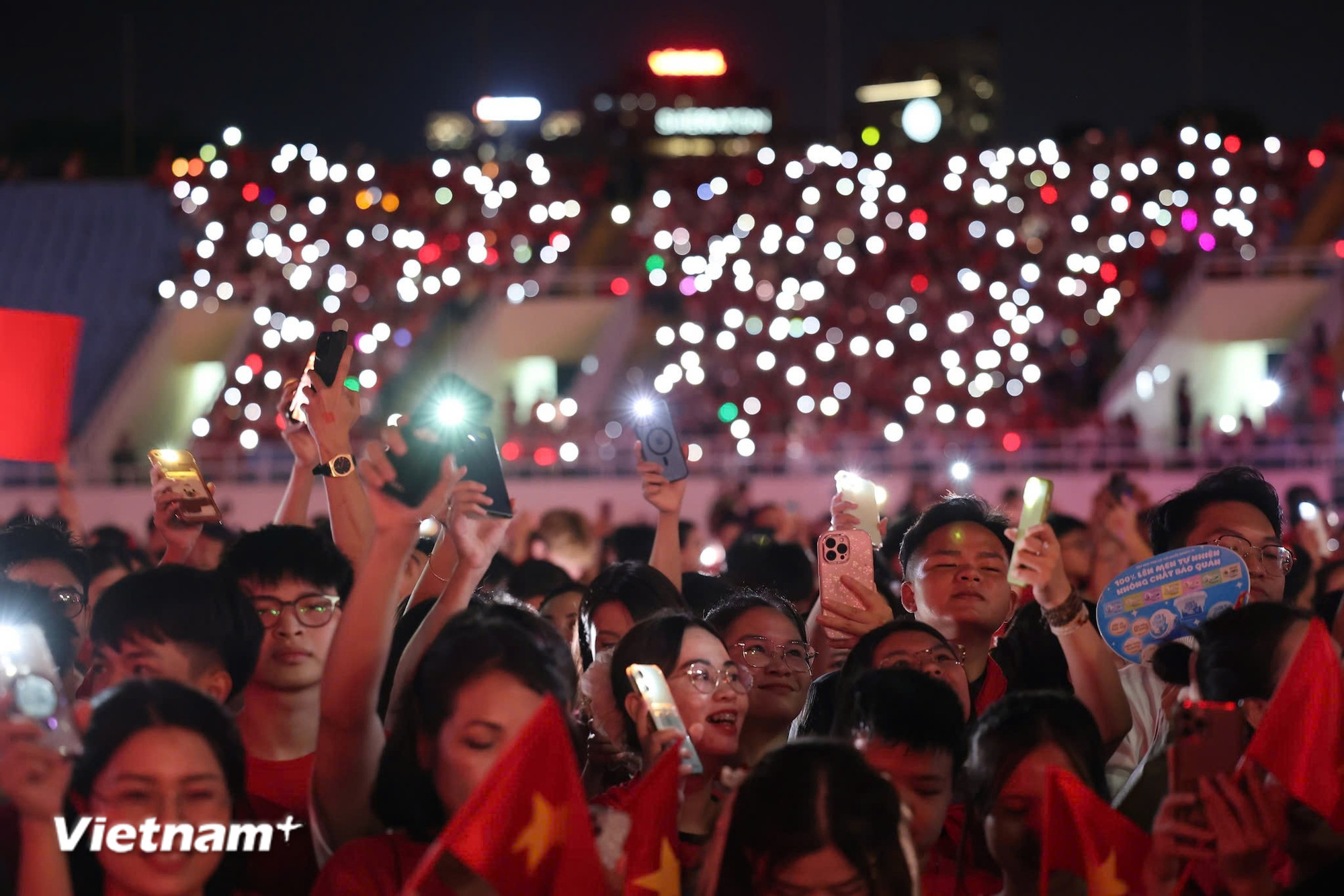 Sức hút từ các concert quốc gia: Khi âm nhạc kết nối tình yêu đất nước - Ảnh 4.