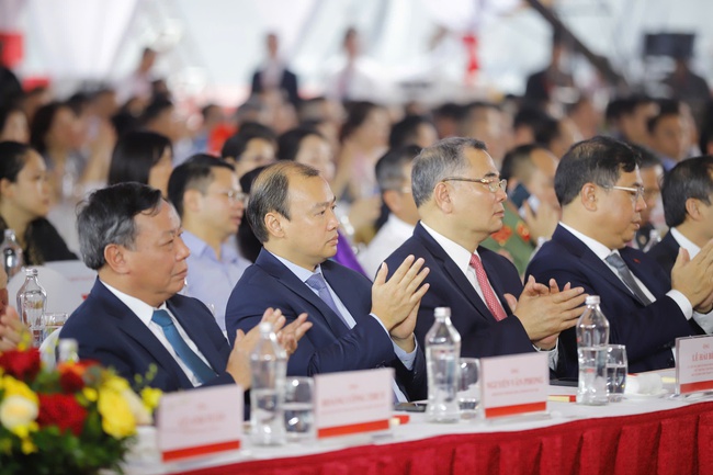 Tổng Bí thư dự Lễ khởi công, khánh thành 250 công trình tiêu biểu trên cả nước chào mừng Cách mạng tháng Tám và Quốc khánh 2/9 - Ảnh 4.