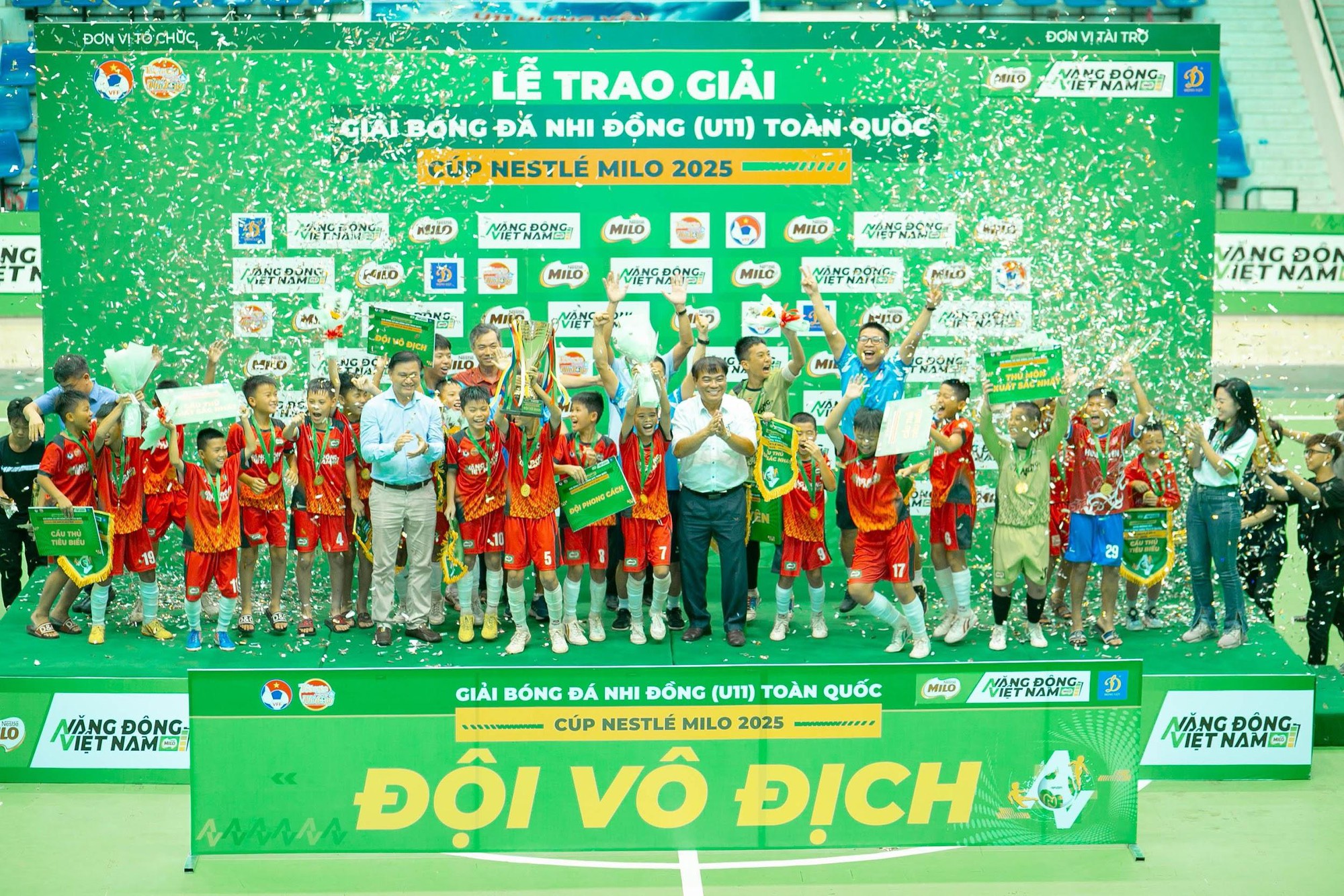 U11 Hưng Yên lần đầu vô địch Giải Bóng đá Nhi đồng Toàn quốc - Cúp Nestlé MILO 2025 - Ảnh 1.