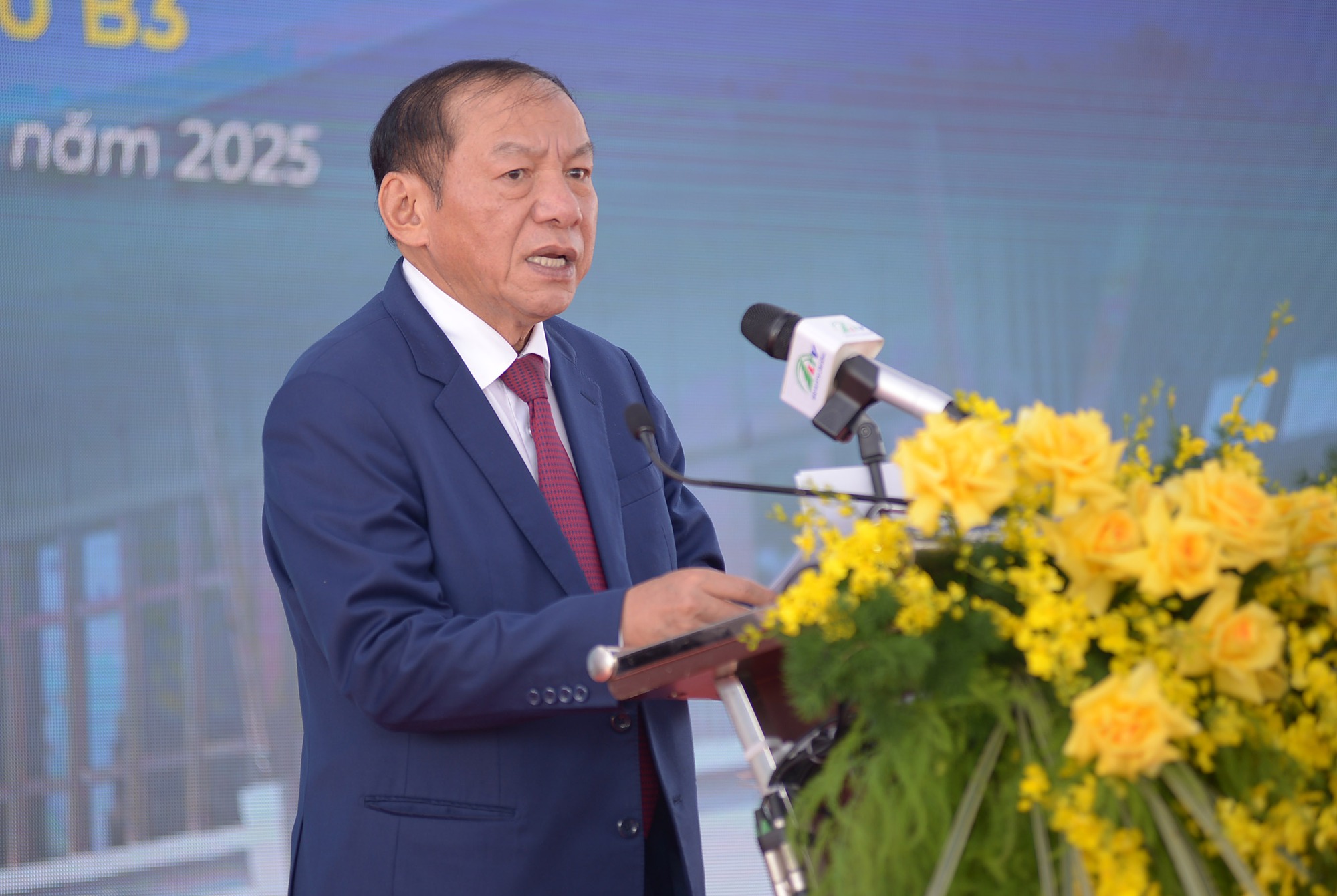Bộ trưởng Nguyễn Văn Hùng dự Lễ khởi công Trung tâm huấn luyện thể thao Quốc gia tại Đà Lạt - Ảnh 4.