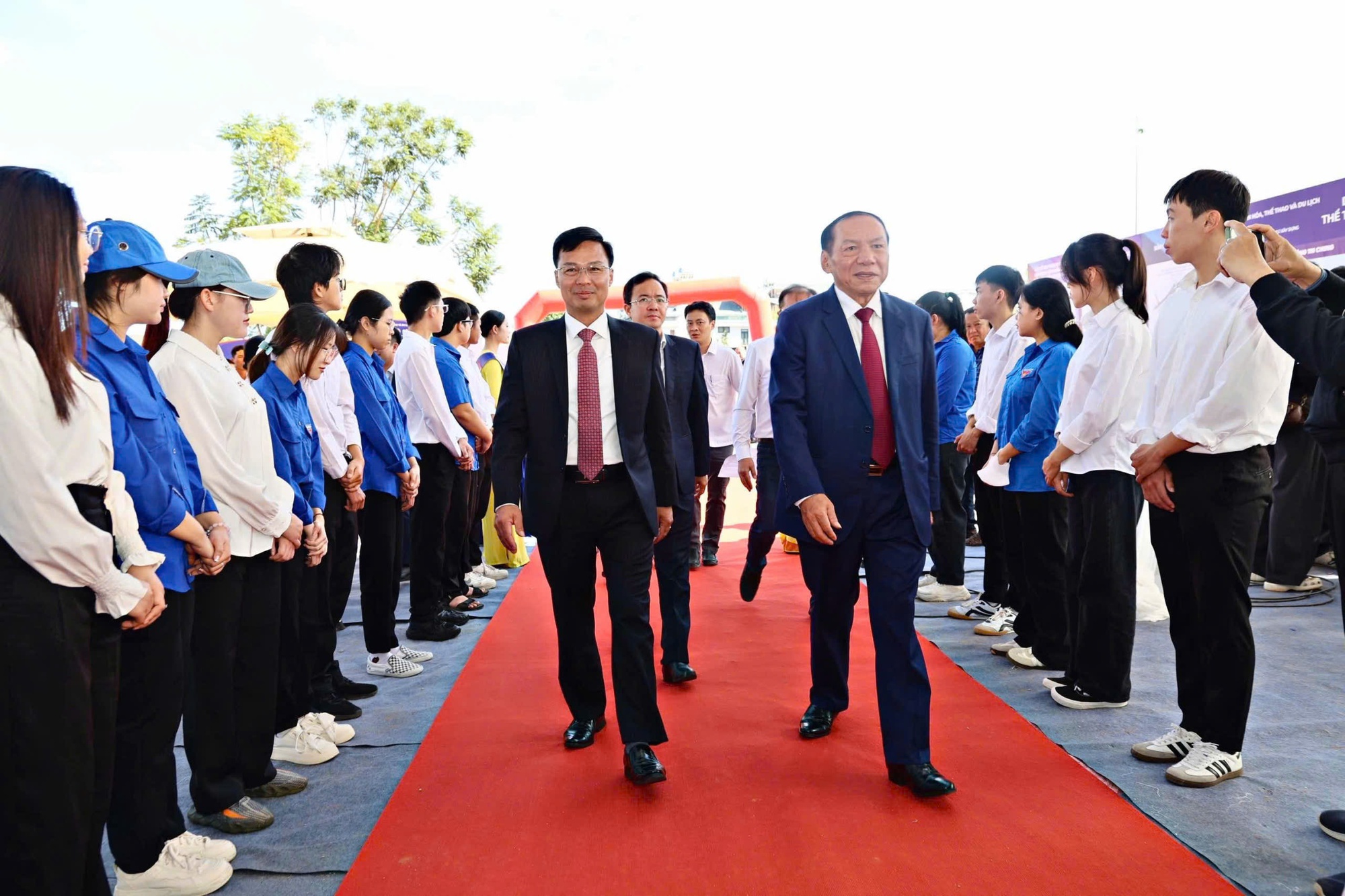 Bộ trưởng Nguyễn Văn Hùng dự Lễ khởi công Trung tâm huấn luyện thể thao Quốc gia tại Đà Lạt - Ảnh 1.