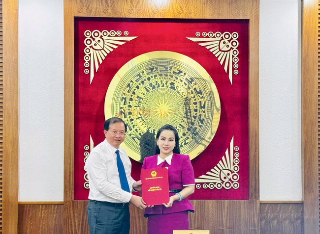 Bà Phạm Thị Mỹ Hoa giữ chức Phó Cục trưởng Cục Mỹ thuật, Nhiếp ảnh và Triển lãm - Ảnh 1.