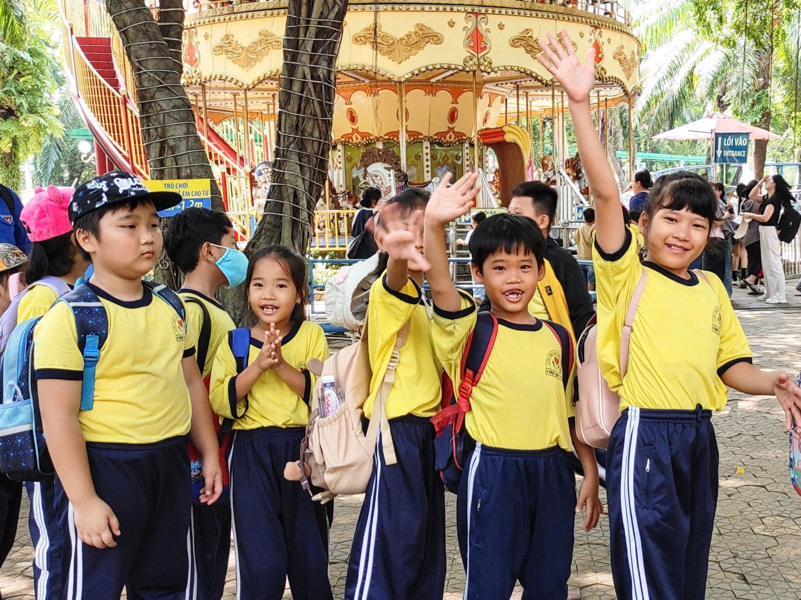TP Hồ Chí Minh: Chắp cánh ước mơ cho trẻ em khó khăn trước thềm năm học mới - Ảnh 4.
