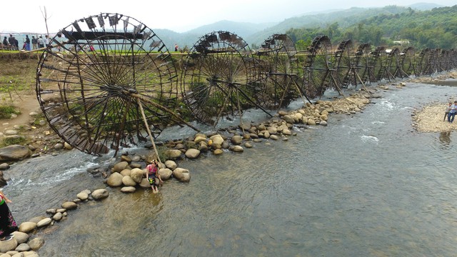 Lai Châu: Thúc đẩy phát triển kinh tế - xã hội vùng đồng bào dân tộc thiểu số và miền núi - Ảnh 1.