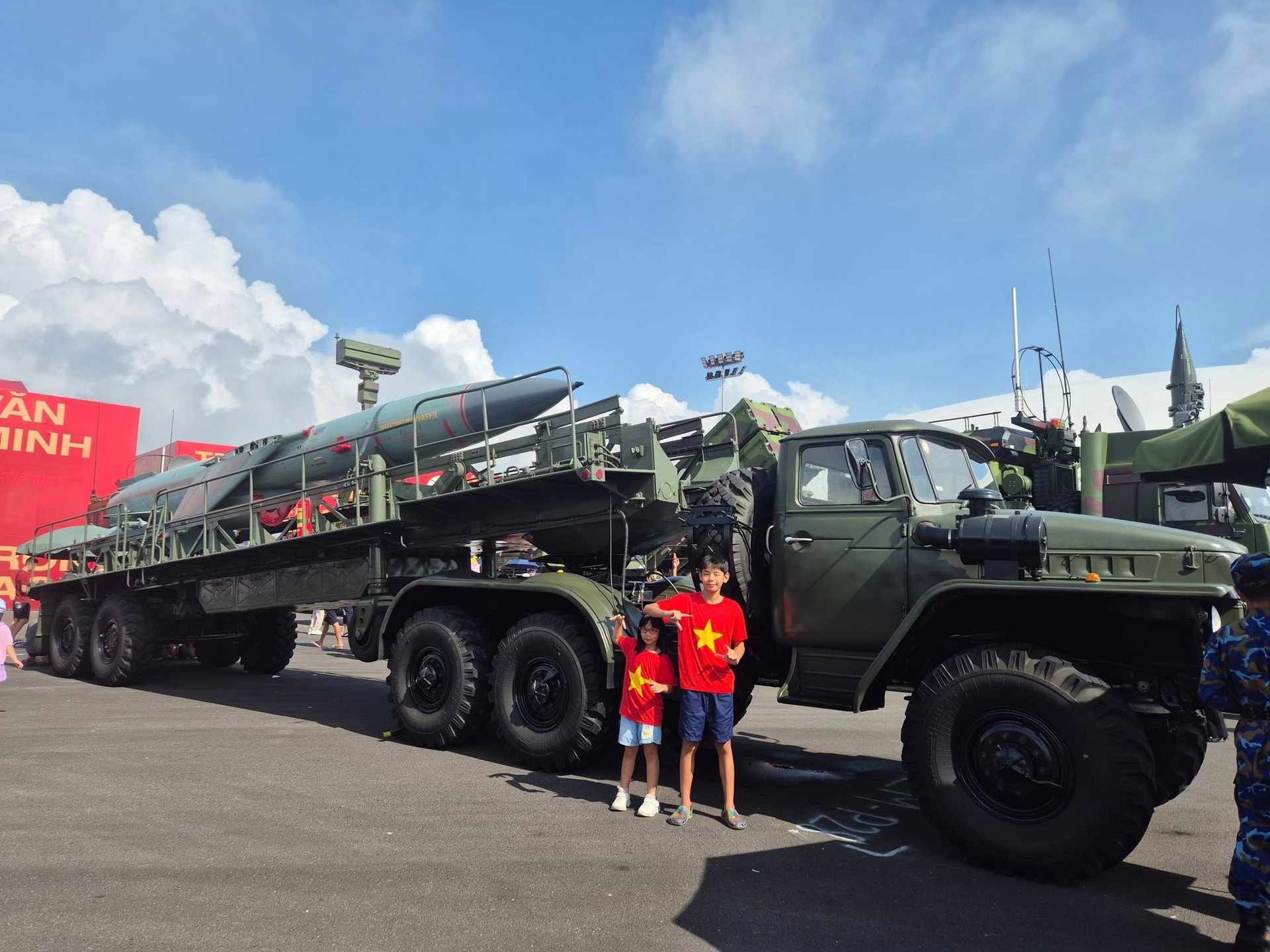 Hà Nội: Gần 4 triệu lượt khách tham quan Triển lãm Thành tựu đất nước tại Đông Anh - Ảnh 2.