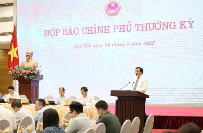 Du lịch tiếp tục phục hồi mạnh, thu hút gần 14 triệu lượt khách quốc tế trong 8 tháng đầu năm - Ảnh 1.