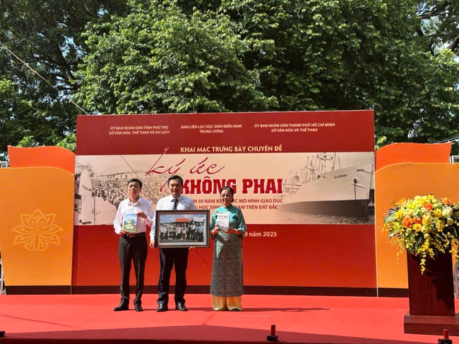 Phú Thọ : Trưng bày chuyên đề “Ký ức không phai” - Ảnh 2.