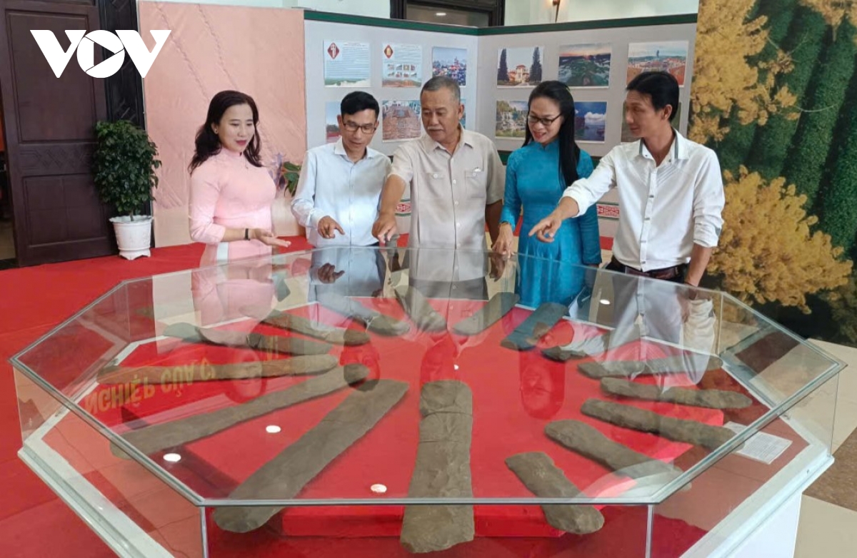 Lâm Đồng công bố Quyết định công nhận Bảo vật quốc gia Đàn đá Đắk Sơn - Ảnh 3.