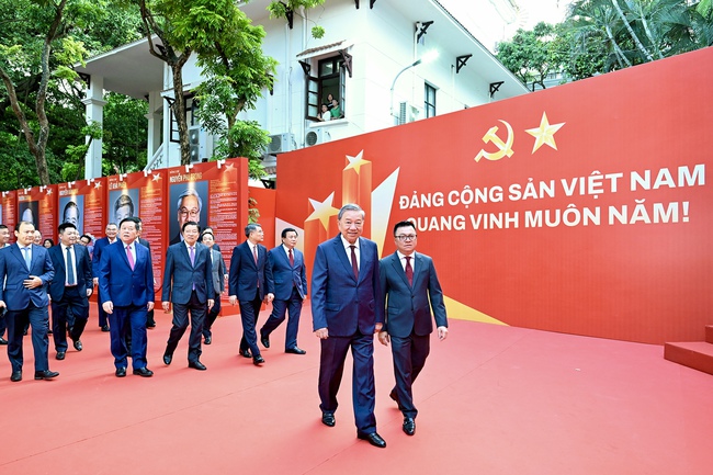 Tổng B&iacute; thư T&ocirc; L&acirc;m dự lễ ra mắt Trang th&ocirc;ng tin điện tử "Đảng Cộng sản Việt Nam - Đại hội XIV" - Ảnh 1.
