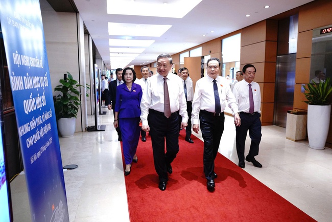 Tổng Bí thư Tô Lâm dự Hội nghị chuyên đề “Bình dân học vụ số - Quốc hội số” - Ảnh 1.