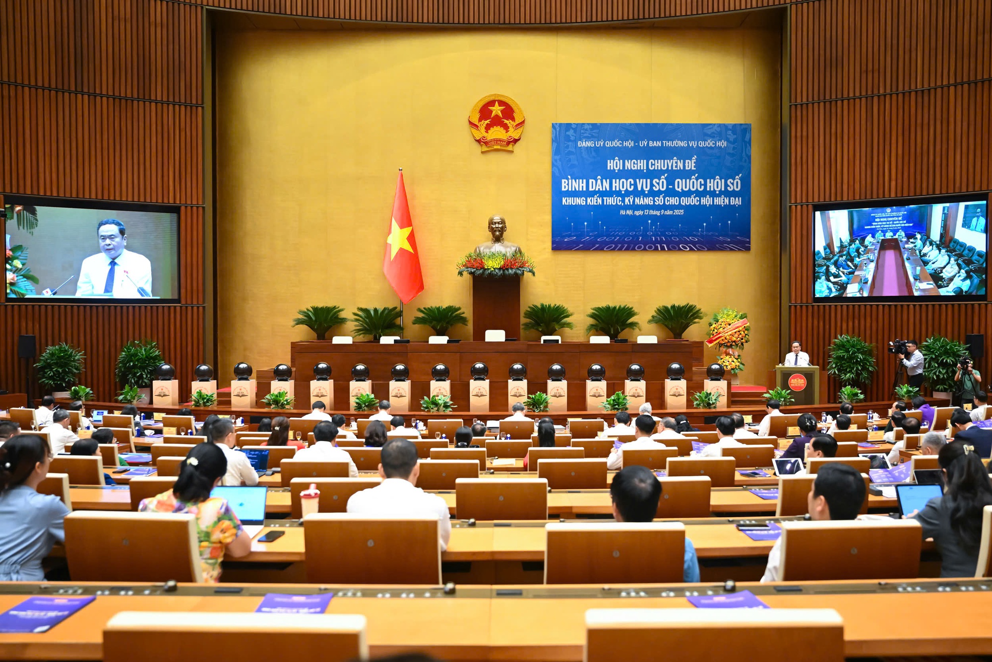 Tổng Bí thư Tô Lâm dự Hội nghị chuyên đề “Bình dân học vụ số - Quốc hội số” - Ảnh 6.