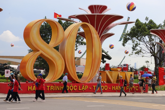 Triển lãm thành tựu đất nước "80 năm hành trình độc lập, tự do, hạnh phúc" – Triển lãm của những kỳ tích - Ảnh 2.