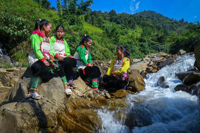Lai Châu: Nâng cao chất lượng phong trào xây dựng gia đình, bản, khu phố văn hóa ở vùng đồng bào dân tộc thiểu số - Ảnh 1.
