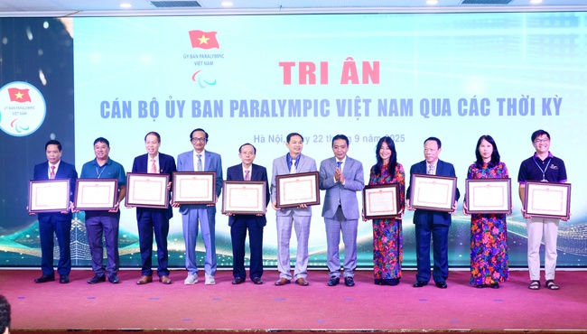 Phó Thủ tướng Mai Văn Chính: "Thể thao người khuyết tật là ngọn lửa sưởi ấm niềm tin, điểm tựa vững chắc, hun đúc ý chí, khơi dậy sức mạnh tinh thần cho hàng triệu con người" - Ảnh 4.