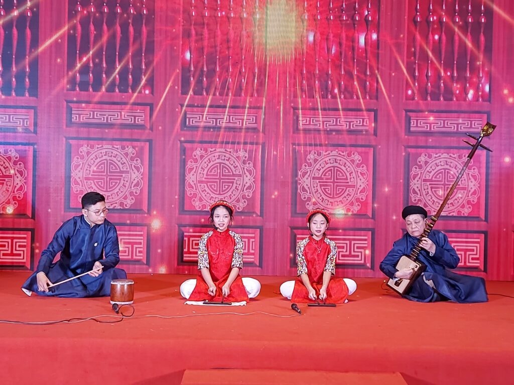 Hơn 200 người tham gia Liên hoan Ca trù Hà Nội lần thứ 4 tại Hà Nội - Ảnh 1.