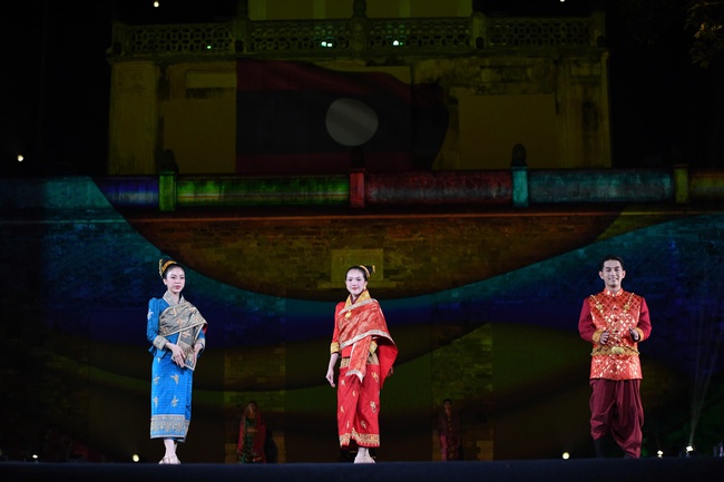 "Bước chân di sản":  Tôn vinh sự đa dạng văn hoá, kết nối trái tim và lòng nhân ái không biên giới - Ảnh 6.