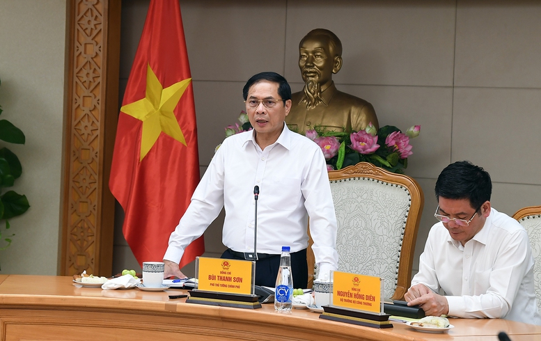Phó Thủ tướng Bùi Thanh Sơn chủ trì họp rà soát tiến độ chuẩn bị tổ chức Hội chợ Mùa thu 2025 - Ảnh 1.