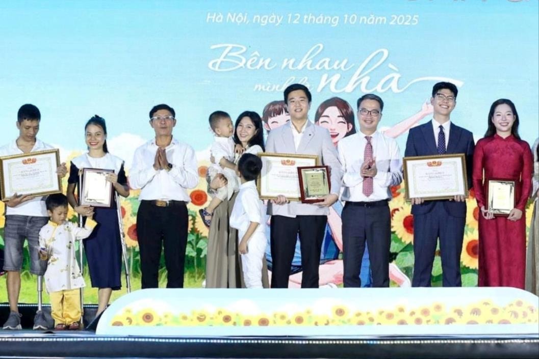 Tuyên dương 10 “Gia đình trẻ hạnh phúc” năm 2025 - Ảnh 5.