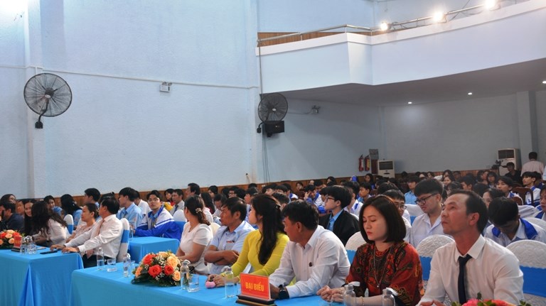 Rực rỡ sắc màu Tuyên truyền lưu động nơi phố núi Gia Lai - Ảnh 3.