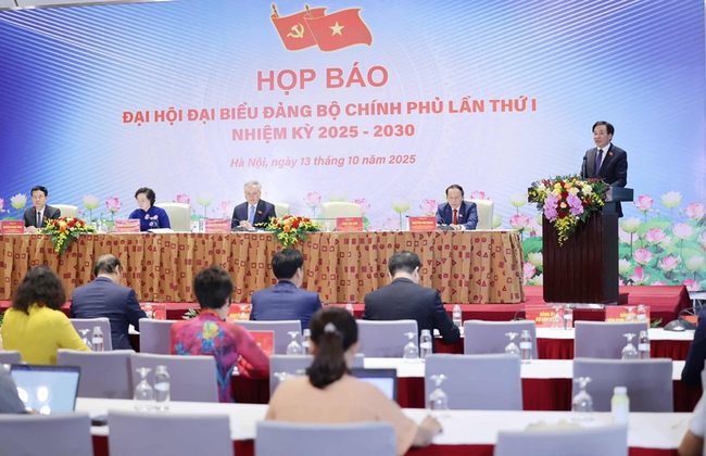 Bộ trưởng Nguyễn Văn Hùng: Phát huy tối đa tinh thần dân chủ tham gia đóng góp cho Đảng tiếp tục hoàn thiện văn kiện Đại hội - Ảnh 3.