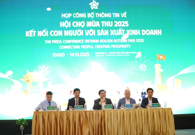 Thứ trưởng Hồ An Phong: Người dân đến với Hội chợ mùa Thu 2025 không chỉ trải nghiệm mua sắm mà còn để thưởng thức văn hóa - Ảnh 1.