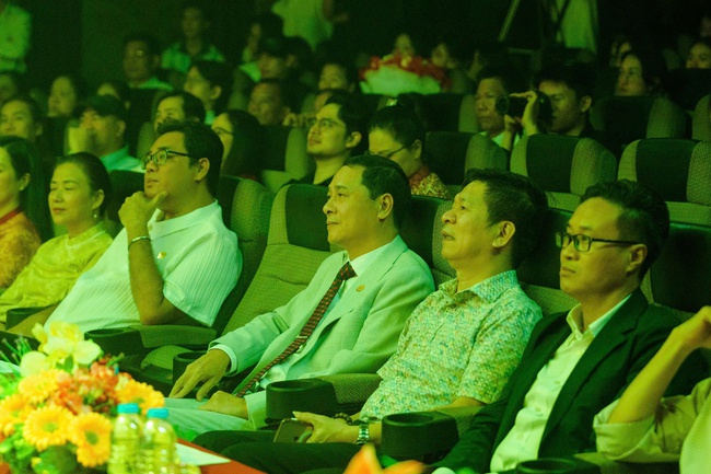 Sân khấu và điện ảnh không chỉ là nghệ thuật, mà còn là vũ khí để xây dựng một Việt Nam hùng cường - Ảnh 2.