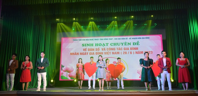 Đồng Tháp: Lồng ghép công tác gia đình trong xây dựng nông thôn mới và giảm nghèo bền vững - Ảnh 1.