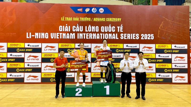 Việt Nam giành một giải nhất tại Giải cầu lông quốc tế Li-ning Vietnam International Series 2025 - Ảnh 1.