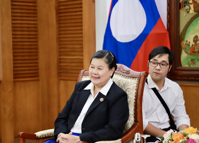Thứ trưởng Thường trực Lê Hải Bình tiếp Phó Trưởng ban Tuyên huấn Trung ương Đảng Nhân dân Cách mạng Lào - Ảnh 2.