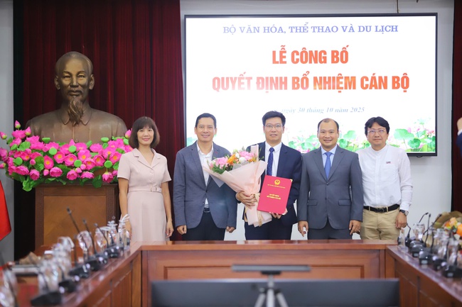 Bộ VHTTDL công bố và trao các quyết định bổ nhiệm cán bộ - Ảnh 6.