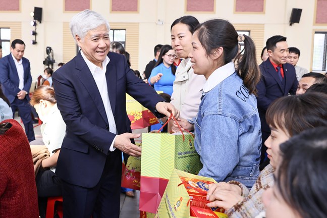 Nâng cao nhận thức, trách nhiệm của các cấp, các ngành và các doanh nghiệp, tổ chức, cá nhân cùng tham gia giúp đỡ người nghèo, cộng đồng nghèo - Ảnh 2.