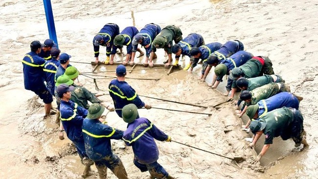 Thủ tướng chỉ đạo tập trung khắc phục nhanh hậu quả mưa lũ tại khu vực Trung Bộ - Ảnh 1.