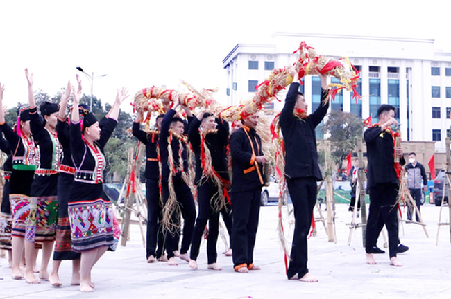 Điện Biên: Từng bước nâng cao mức hưởng thụ về văn hóa cho đồng bào các dân tộc gắn với phát triển du lịch cộng đồng - Ảnh 1.