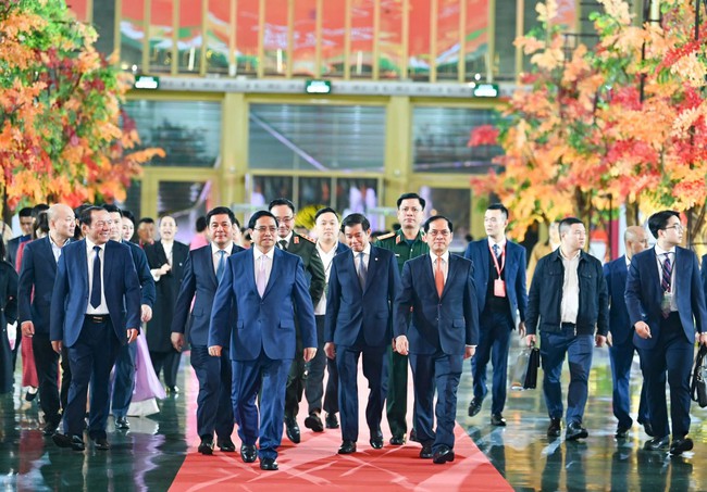 Hội chợ mùa Thu lần thứ nhất năm 2025 quyên góp được hơn 316 tỷ đồng ủng hộ đồng bào vùng lũ - Ảnh 1.