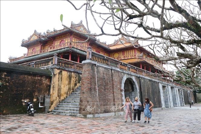 Mở cửa trở lại các điểm tham quan thuộc Quần thể Di tích Cố đô Huế sau lũ - Ảnh 1.