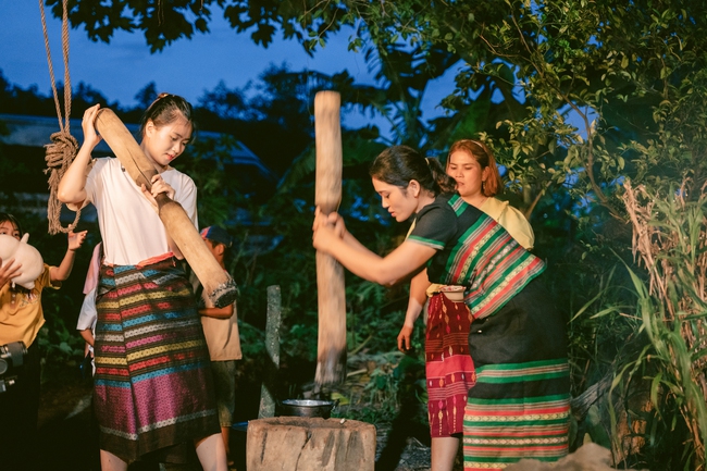 Biến văn hóa dân tộc thiểu số thành “vốn vàng” để giảm nghèo bền vững - Ảnh 1.