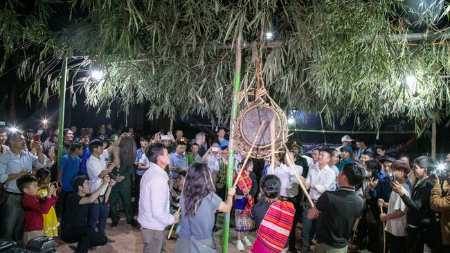Biến văn hóa dân tộc thiểu số thành “vốn vàng” để giảm nghèo bền vững - Ảnh 3.