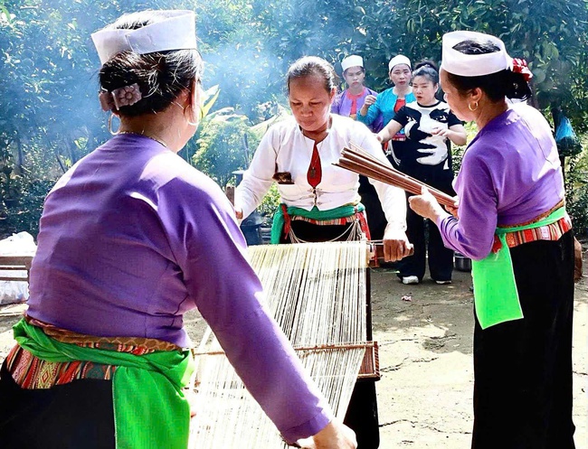 Tôn vinh, giới thiệu giá trị văn hóa truyền thống đặc sắc của dân tộc Mường tỉnh Phú Thọ - Ảnh 1.