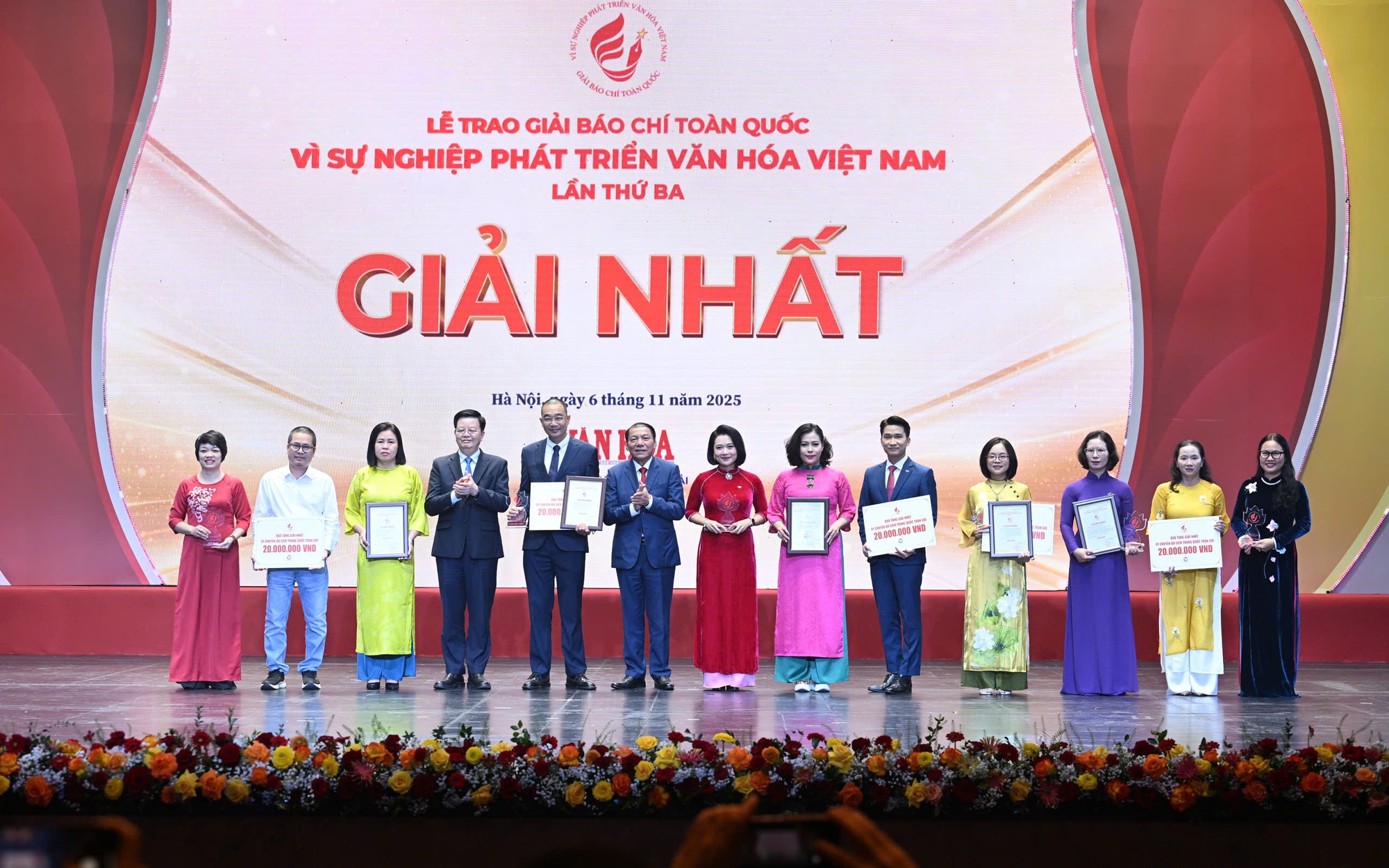 Điểm b&aacute;o hoạt động ng&agrave;nh Văn h&oacute;a, Thể thao v&agrave; Du lịch ng&agrave;y 7/11/2025