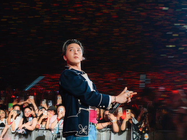 Hai đêm concert G-DRAGON tại Hà Nội: Kỷ lục mới của show quốc tế tại Việt Nam - Ảnh 2.