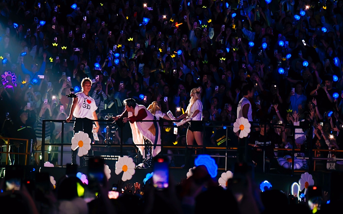 Hai đêm concert G-DRAGON tại Hà Nội: Kỷ lục mới của show quốc tế tại Việt Nam - Ảnh 6.