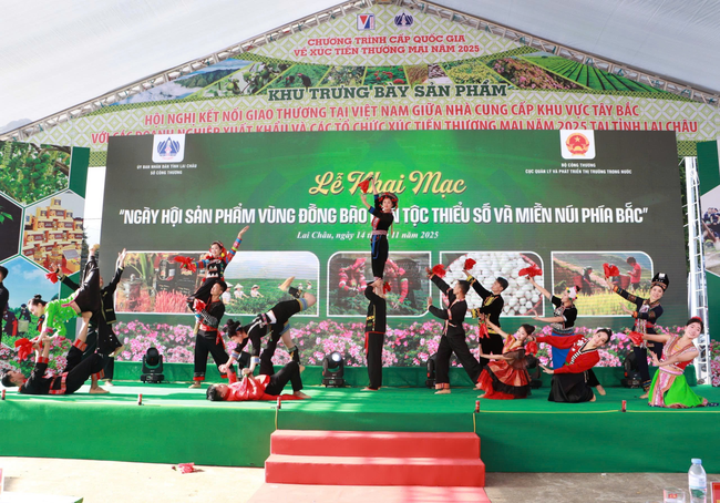 Lai Châu giới thiệu sản phẩm vùng miền gắn với quảng bá văn hóa các dân tộc - Ảnh 1.