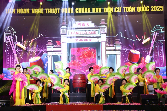 Liên hoan Nghệ thuật quần chúng khu dân cư toàn quốc: Lan tỏa mạnh mẽ phong trào văn hóa, văn nghệ ở cơ sở - Ảnh 3.
