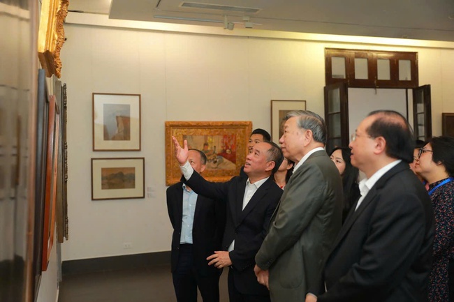 Tổng Bí thư Tô Lâm cùng Phu nhân thăm Bảo tàng Mỹ thuật Việt Nam  - Ảnh 5.